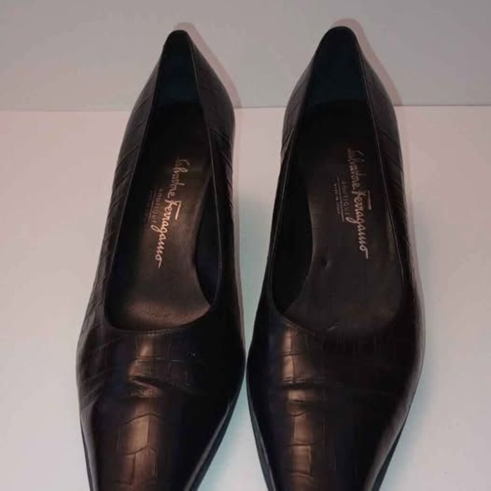 Salvatore Ferragamo Women's 9.5 Leather Kitten Heels Pointed Toe, Croc Pattern